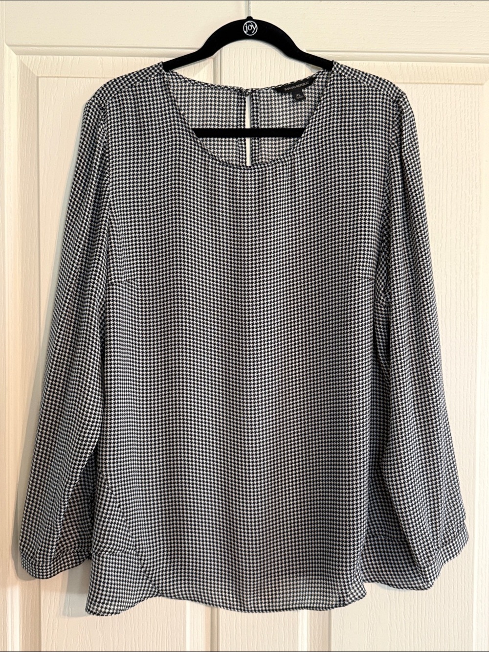 Banana Republic Black & White Houndstooth Long-Sleeve Blouse